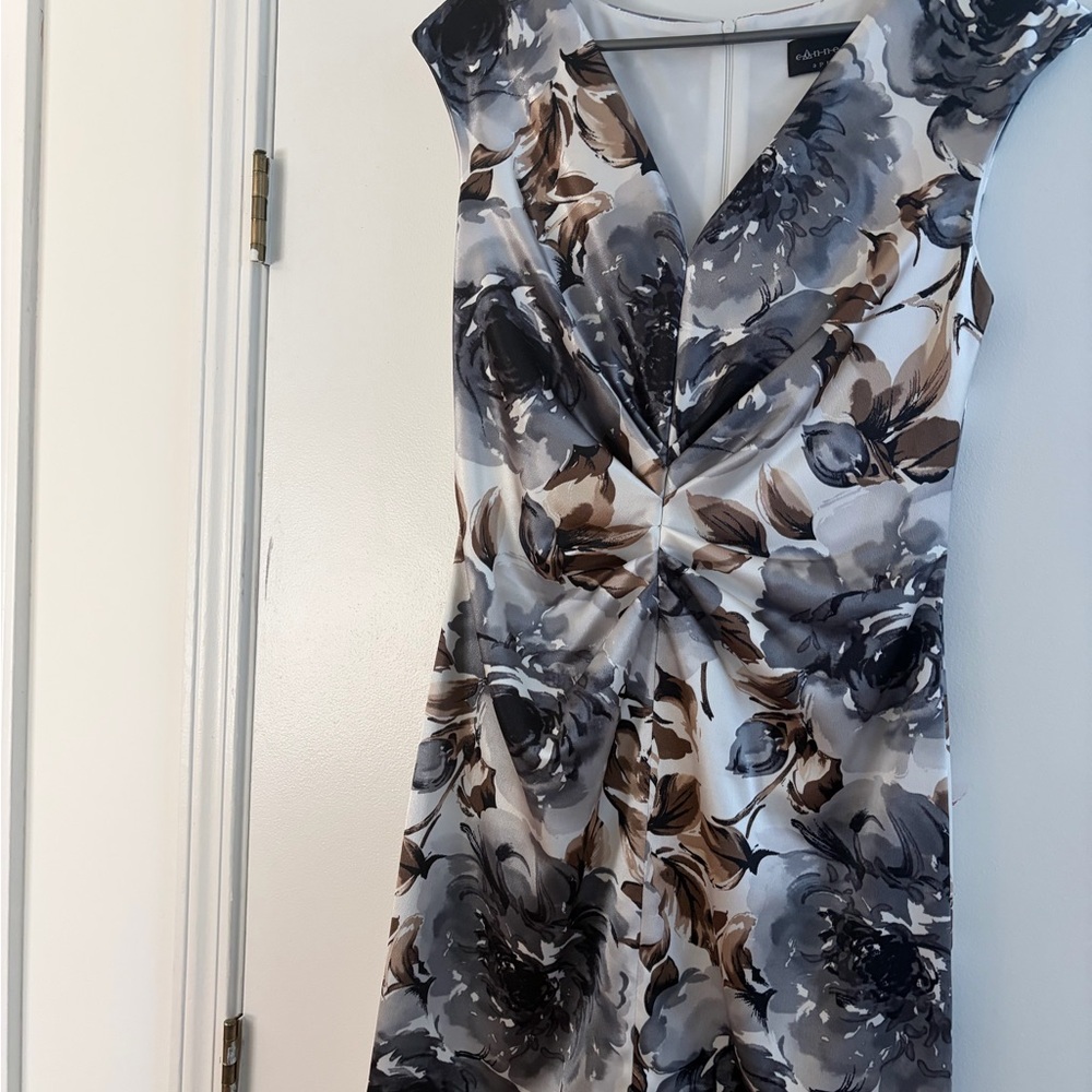 connected apparel Gray and Brown Twist-Front Floral Sheath Dress